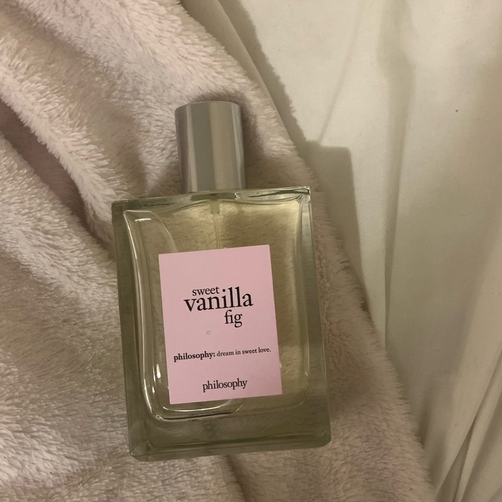 Sweet vanilla fig perfume